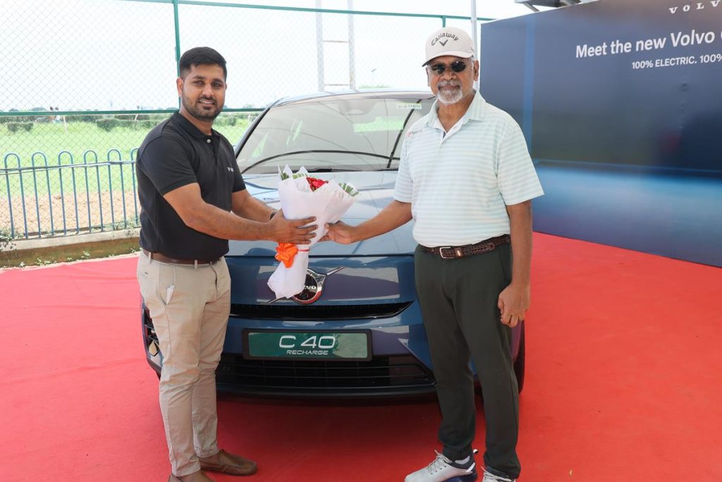 Director Mani Rathnam with Volvo team